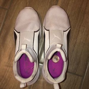 Only wore these once or twice. They are very cute.